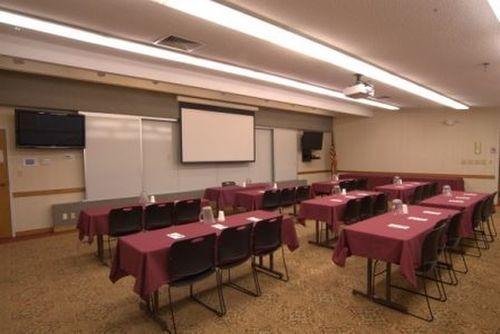 Livinn Cincinnati North/ Hotel 3*