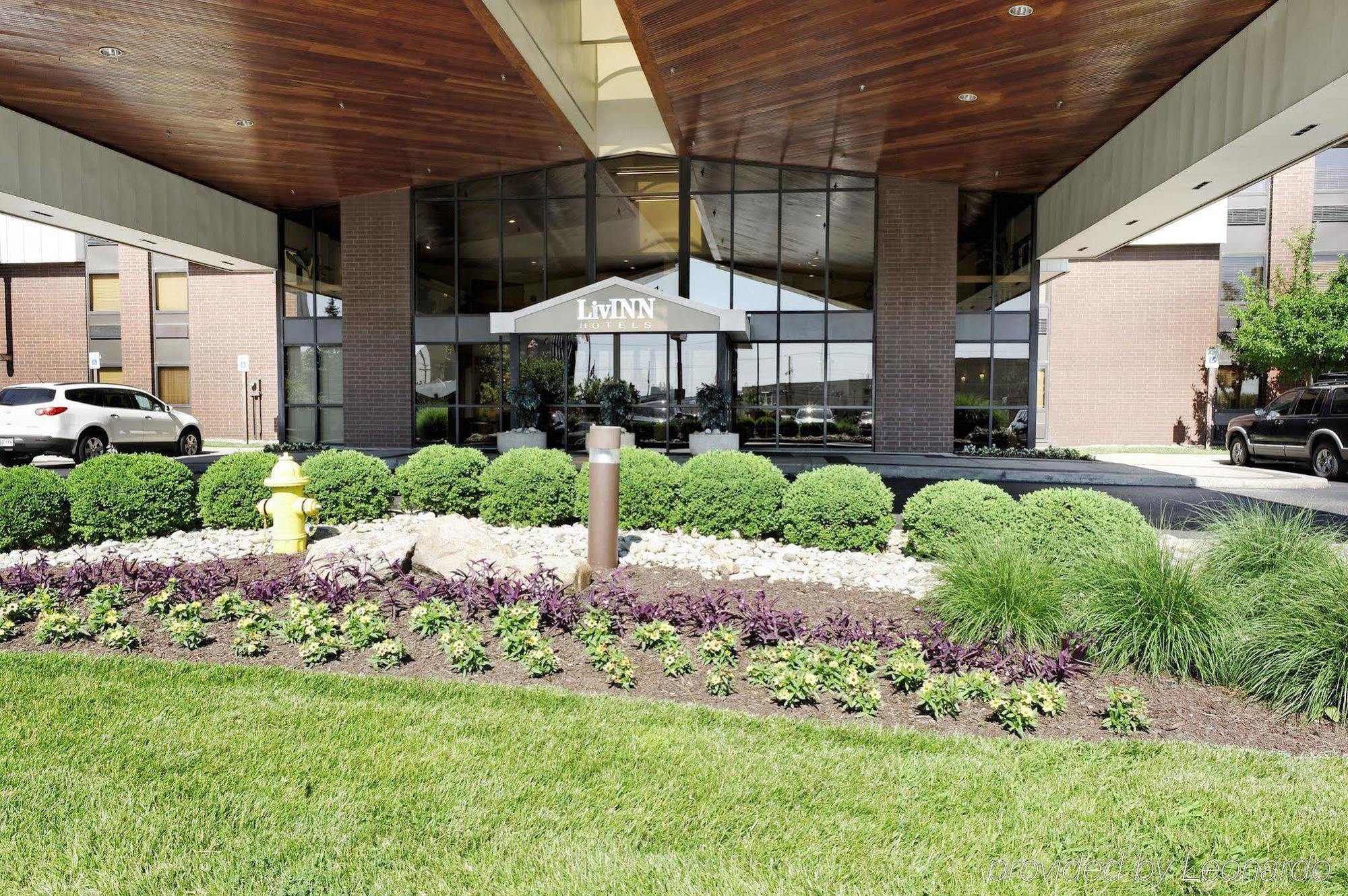 Livinn Cincinnati North/ Hotel Sharonville